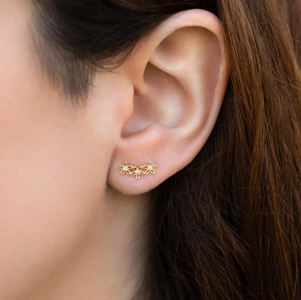 14k Solid Gold Flower Field Ball Back Stud - Image 2